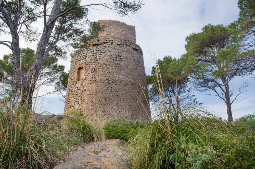 Wir wandern zum Torre de Sa Pedrissa an der Cala Deià