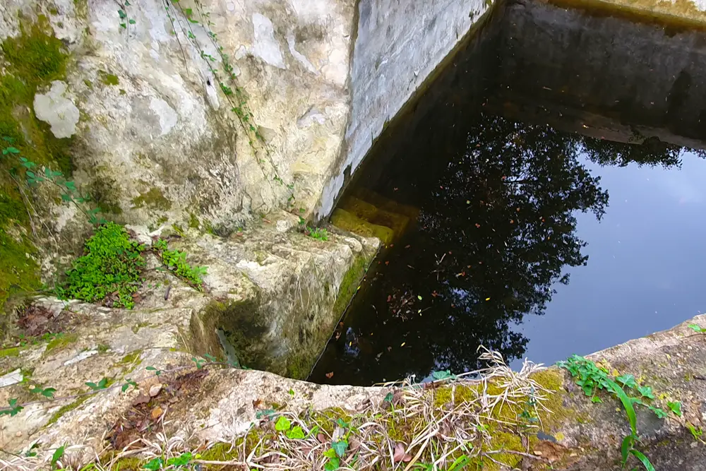 Wasserbecken des alten Wasserleitsystems