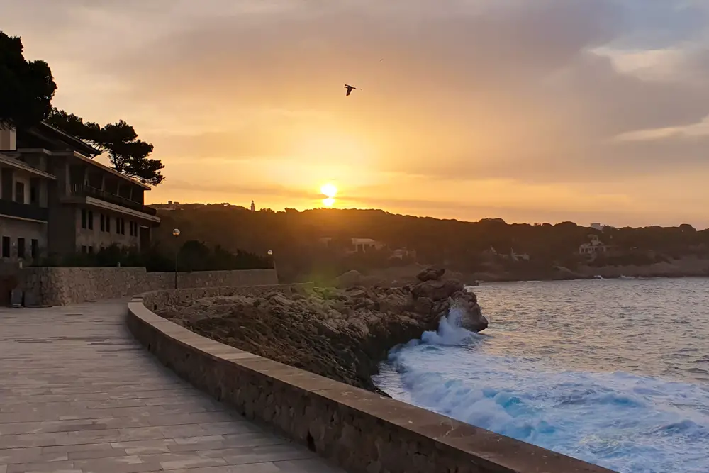 Strandpromenade von der Cala Gat in den Hafen von Cala Ratjada